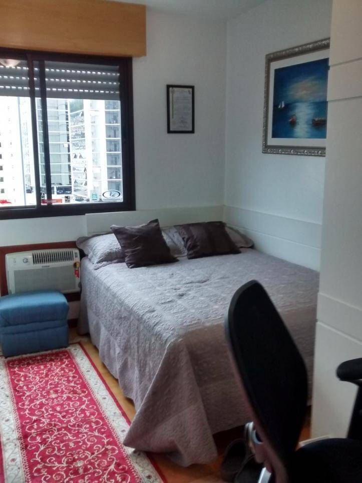 Apartamento à venda com 3 quartos, 157m² - Foto 34