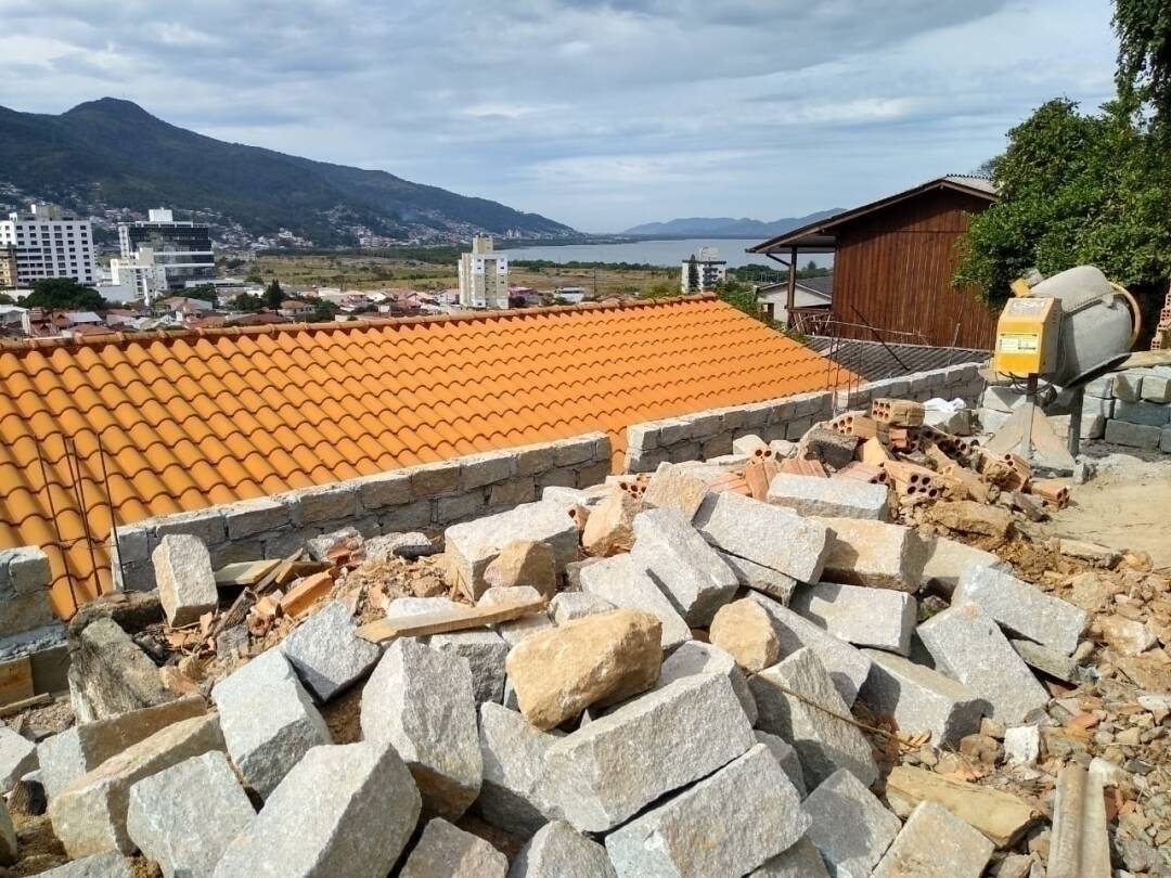 Terreno à venda, 200m² - Foto 1