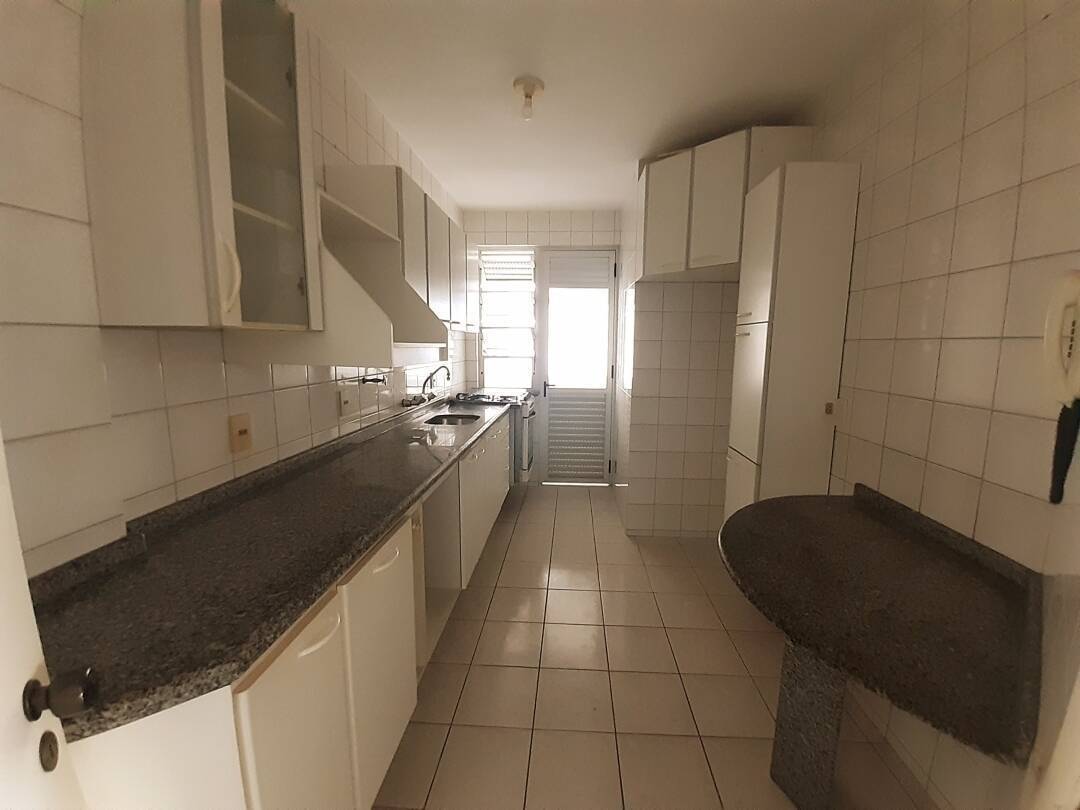 Apartamento à venda com 3 quartos, 95m² - Foto 7