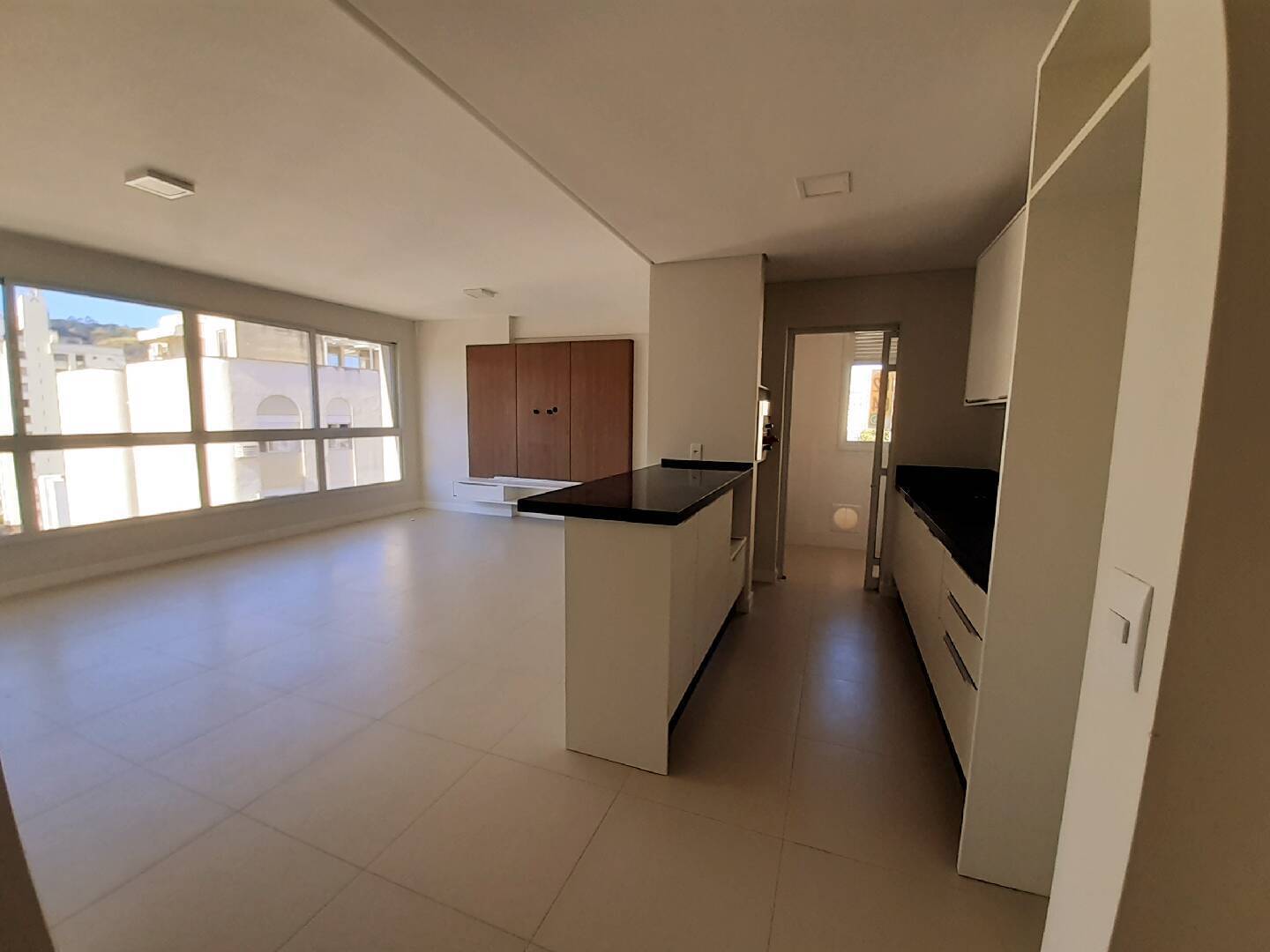 Apartamento à venda com 2 quartos, 85m² - Foto 3