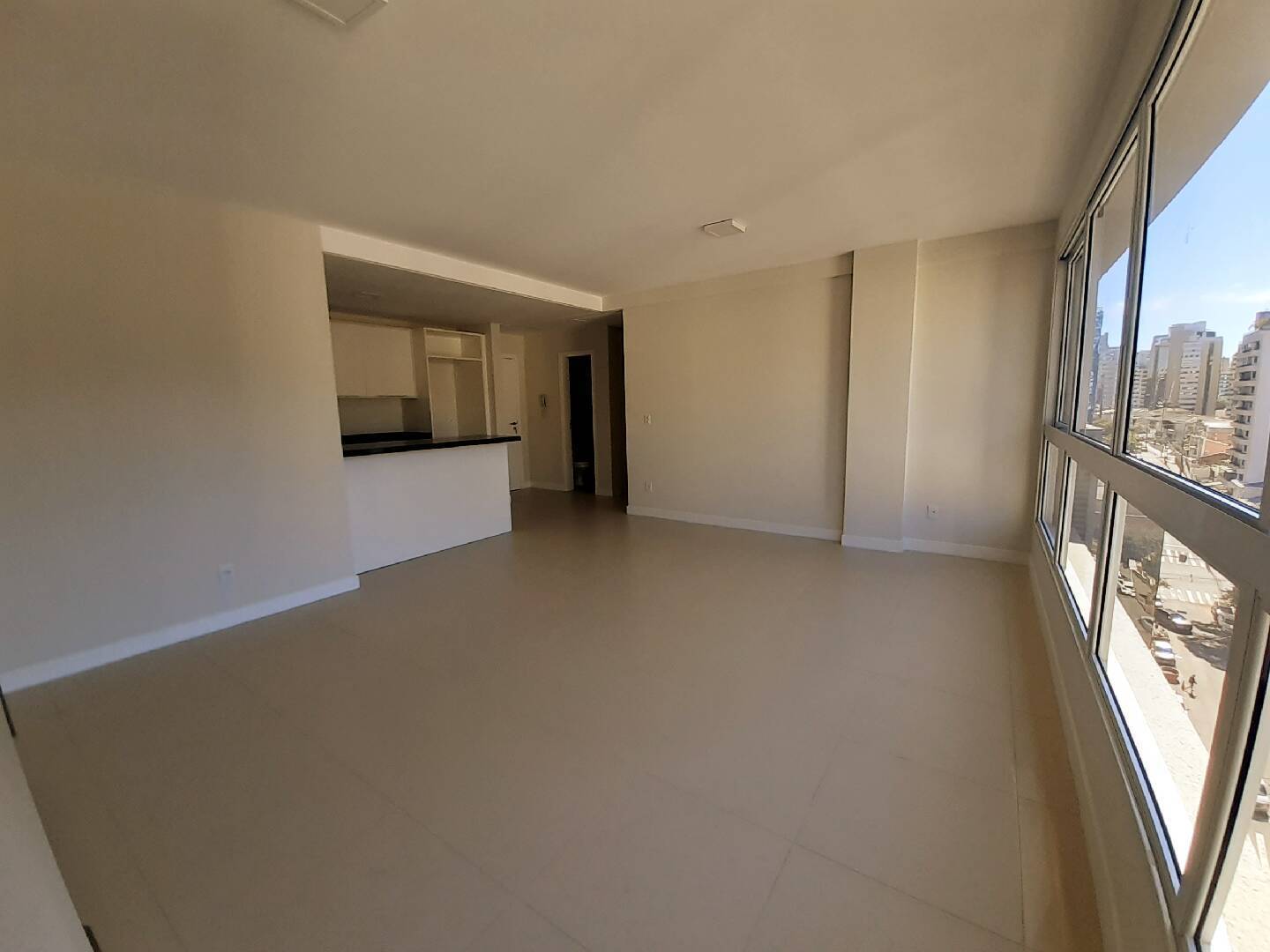 Apartamento à venda com 2 quartos, 85m² - Foto 2