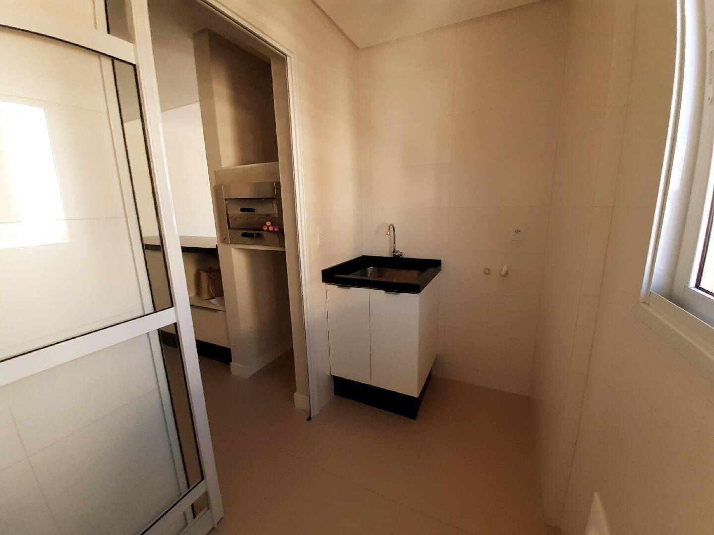 Apartamento à venda com 2 quartos, 85m² - Foto 7