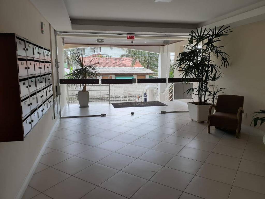 Apartamento à venda com 2 quartos, 68m² - Foto 2