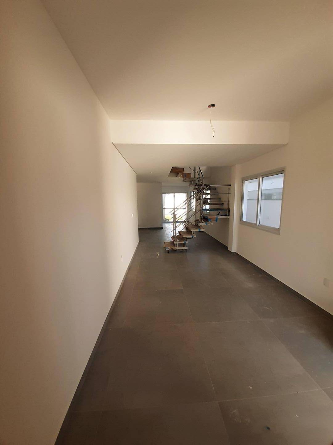 Casa à venda com 3 quartos, 168m² - Foto 4