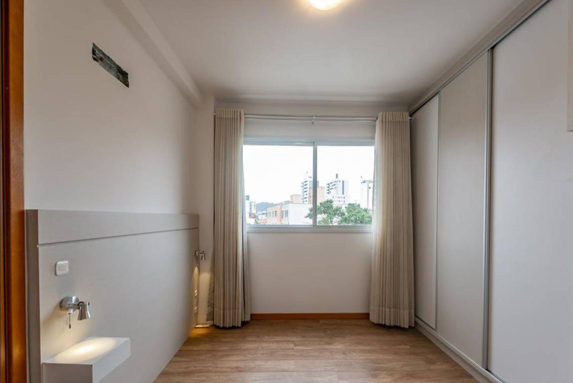 Apartamento à venda com 2 quartos, 75m² - Foto 18