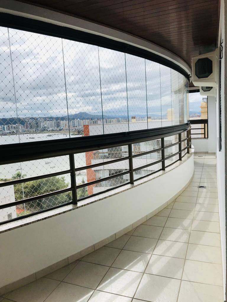 Apartamento à venda com 3 quartos, 120m² - Foto 1