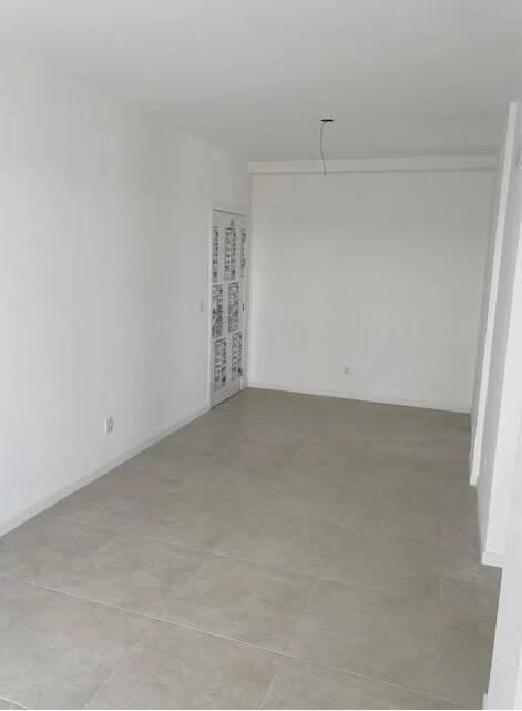 Apartamento à venda com 3 quartos, 81m² - Foto 4