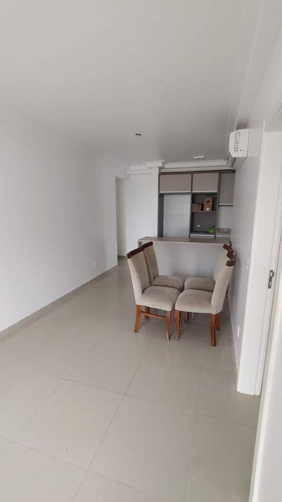 Apartamento à venda com 2 quartos, 69m² - Foto 2