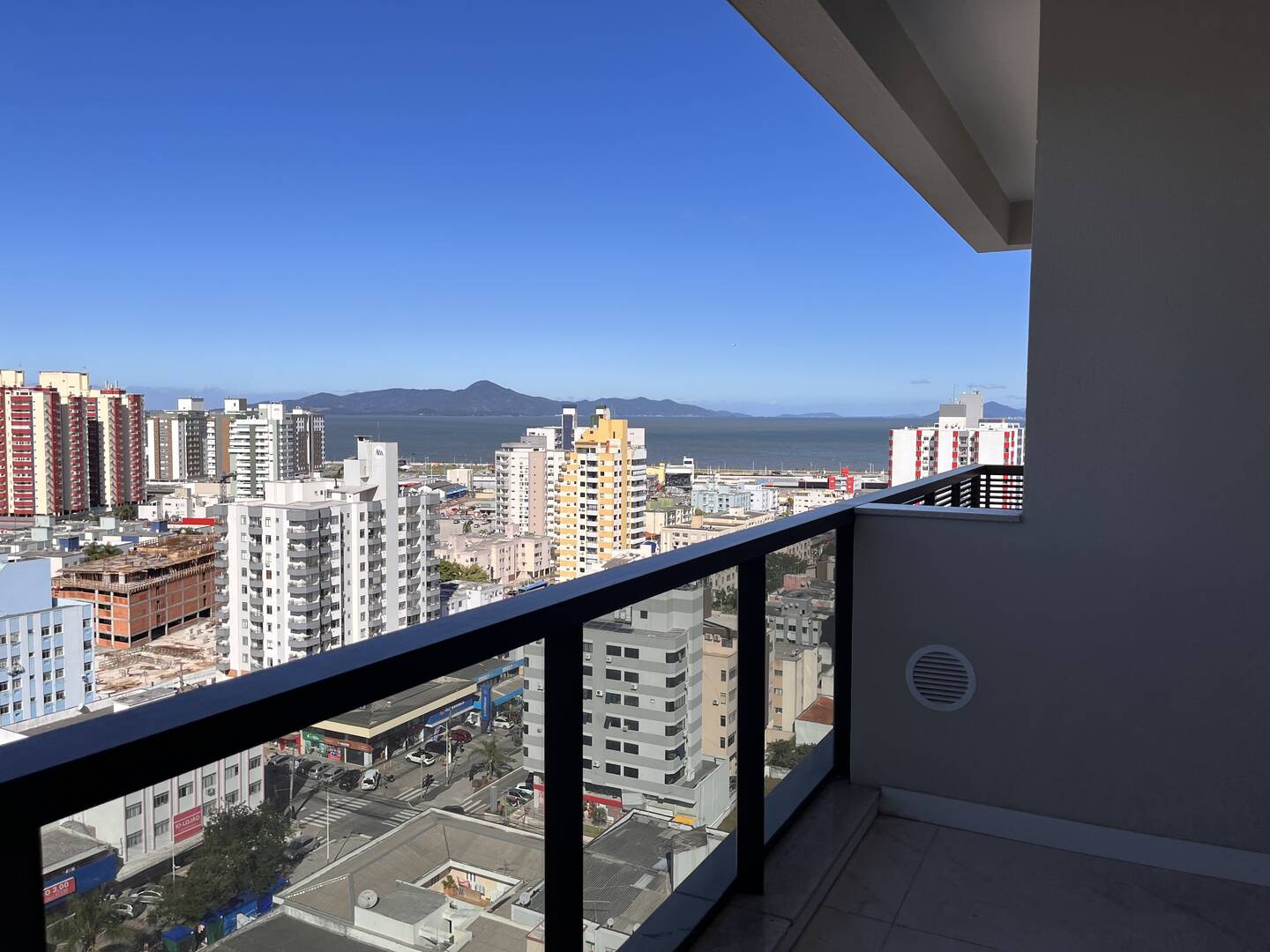 Apartamento à venda com 3 quartos, 103m² - Foto 1