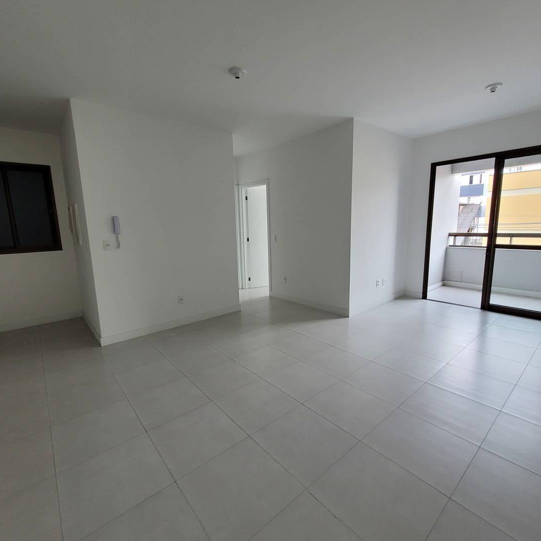 Apartamento à venda com 2 quartos, 64m² - Foto 7