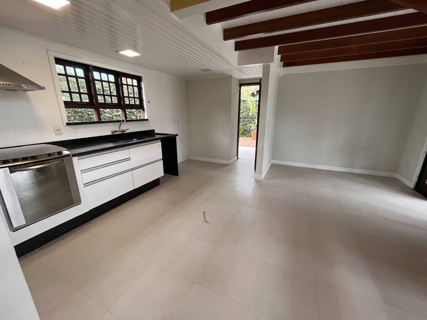 Casa à venda com 4 quartos, 230m² - Foto 5