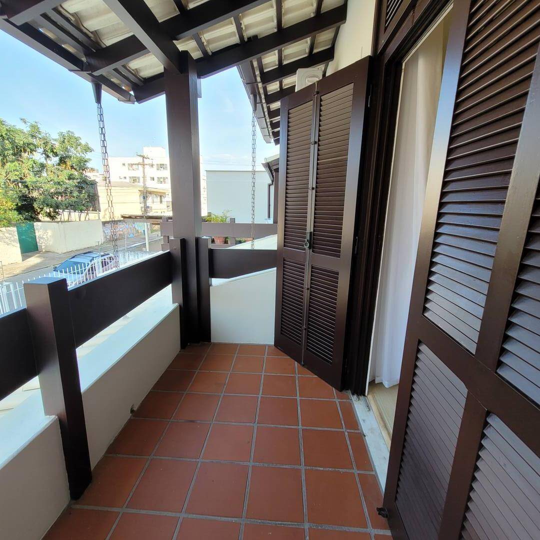 Casa à venda com 3 quartos, 200m² - Foto 76