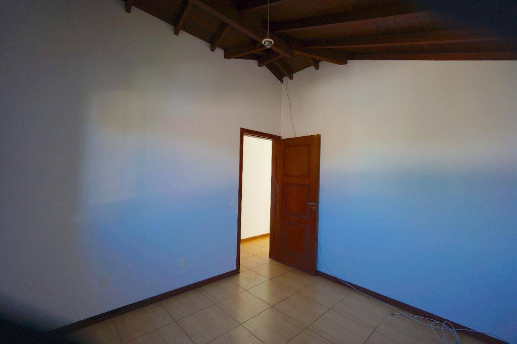 Casa à venda com 2 quartos, 111m² - Foto 9