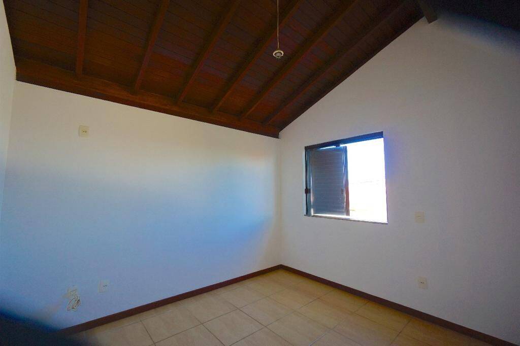 Casa à venda com 2 quartos, 111m² - Foto 8