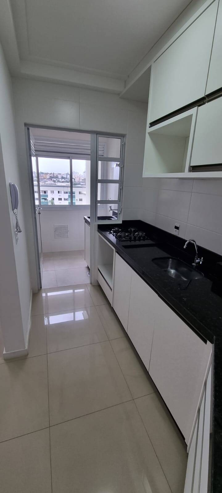 Apartamento à venda com 2 quartos, 83m² - Foto 3