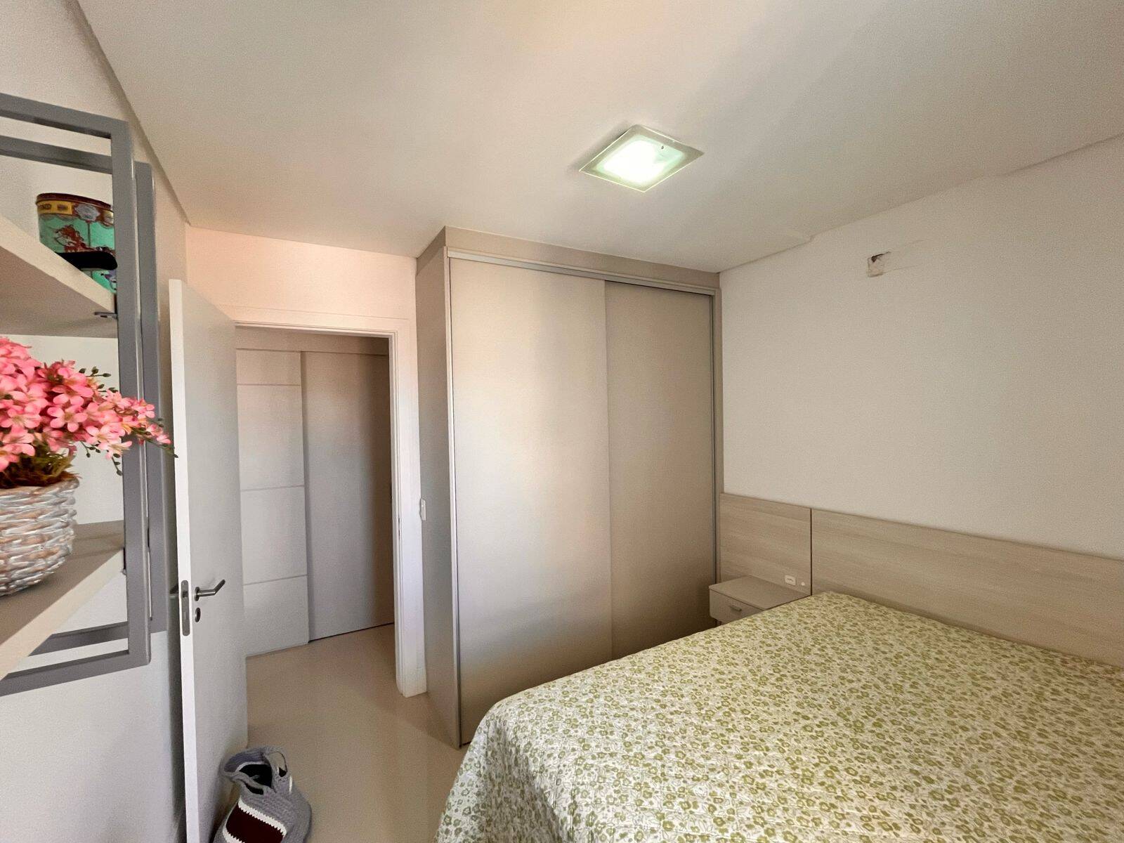 Apartamento à venda com 2 quartos, 75m² - Foto 19