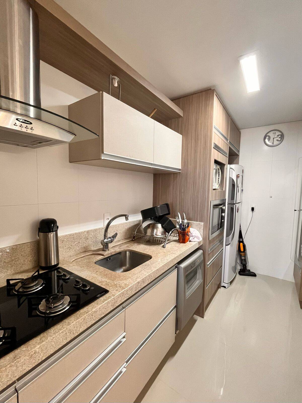 Apartamento à venda com 2 quartos, 75m² - Foto 9