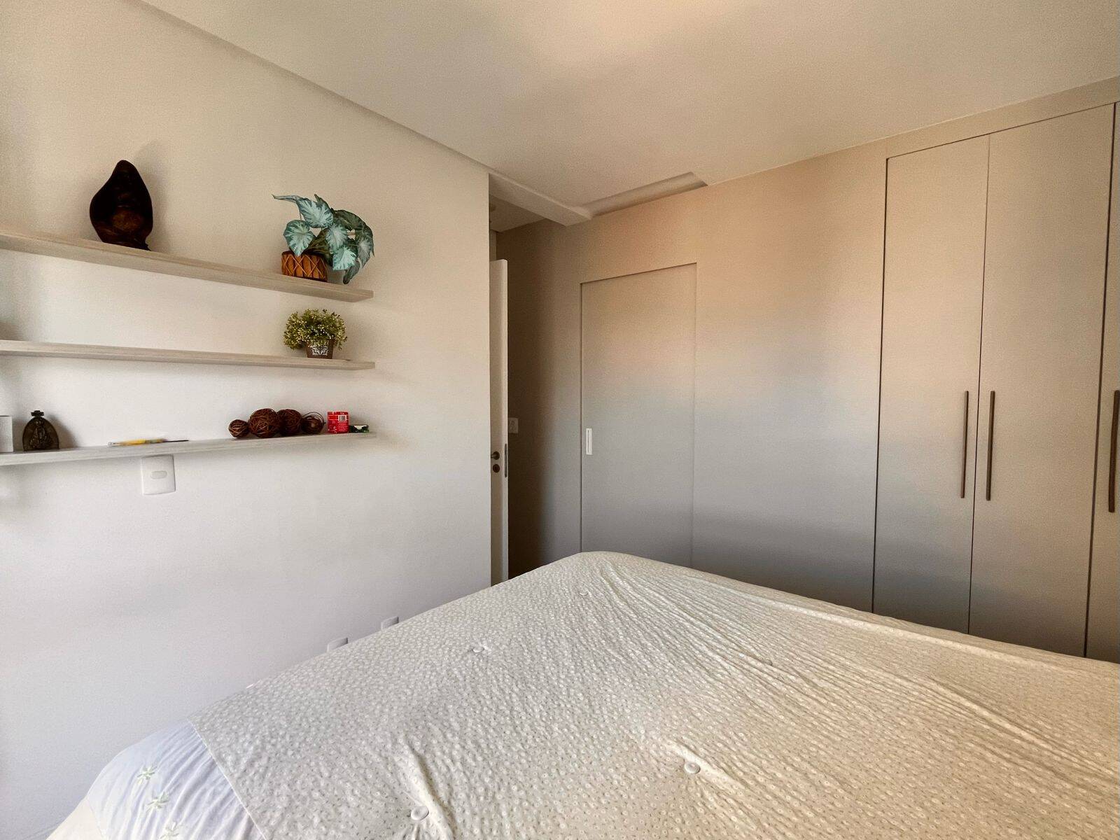 Apartamento à venda com 2 quartos, 75m² - Foto 23