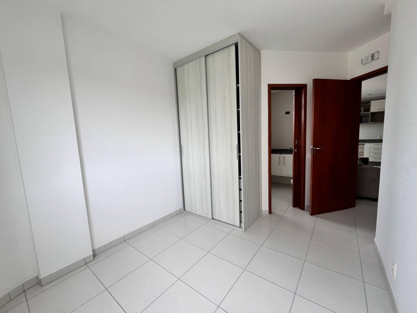 Apartamento à venda com 2 quartos, 65m² - Foto 17