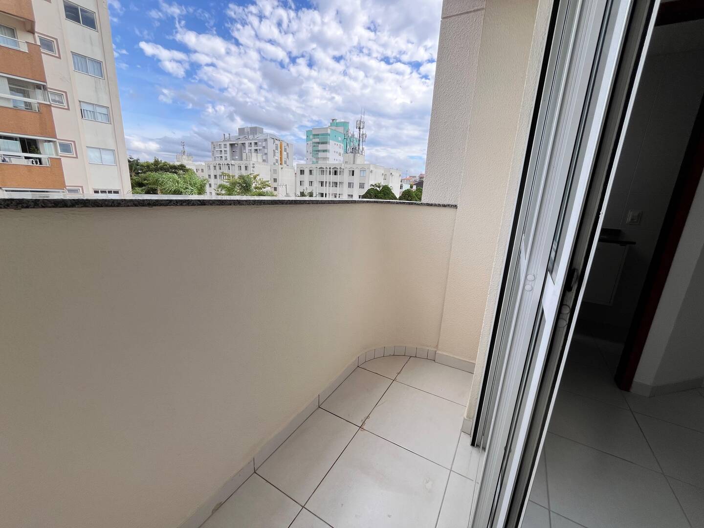 Apartamento à venda com 2 quartos, 65m² - Foto 14