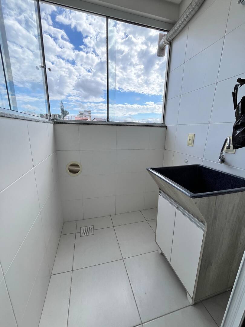 Apartamento à venda com 2 quartos, 65m² - Foto 5