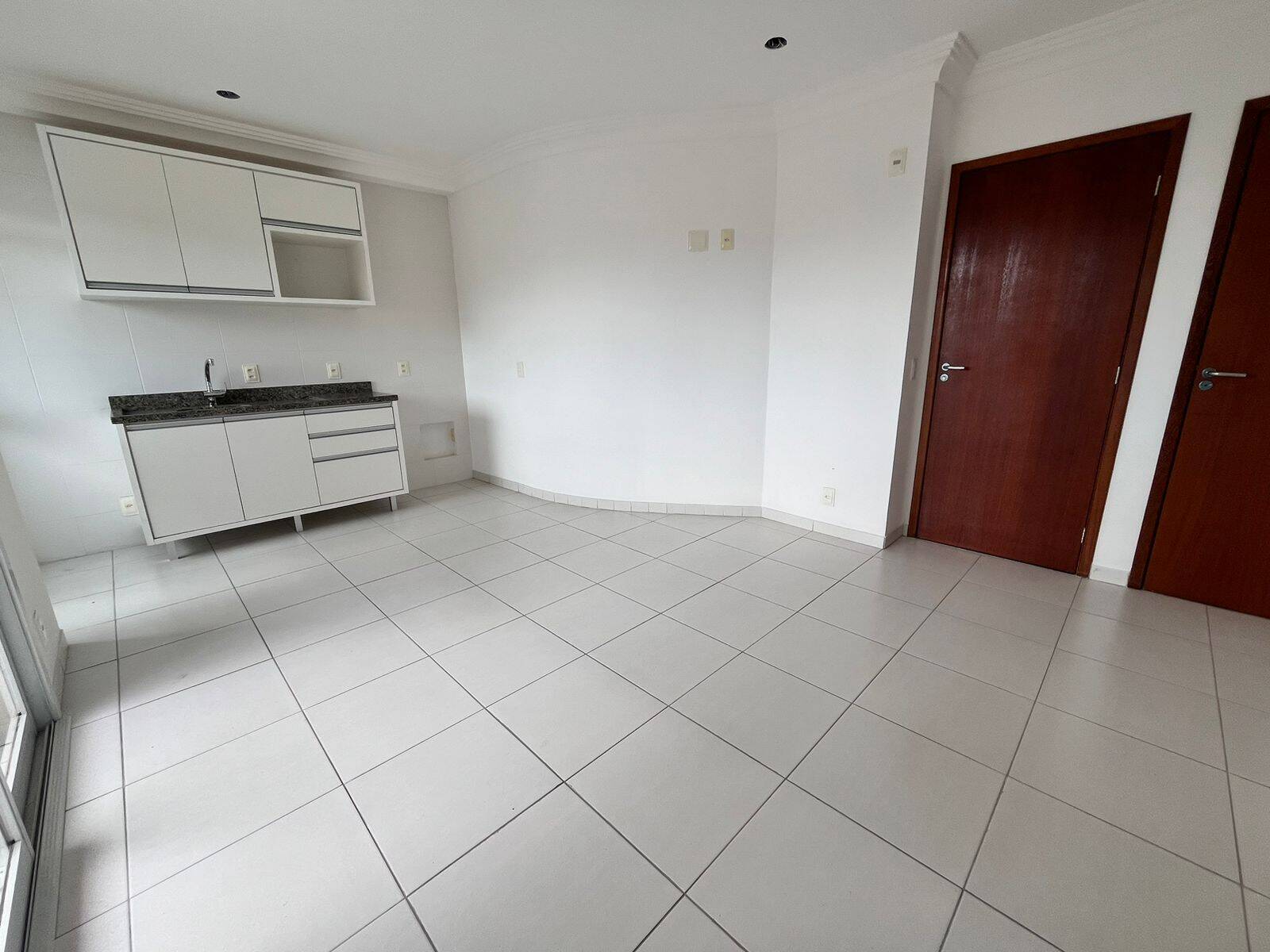 Apartamento à venda com 2 quartos, 65m² - Foto 3