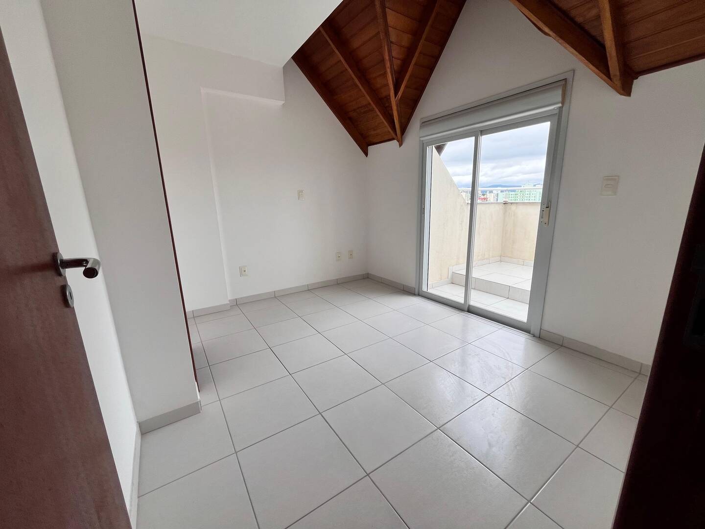 Apartamento à venda com 3 quartos, 99m² - Foto 11