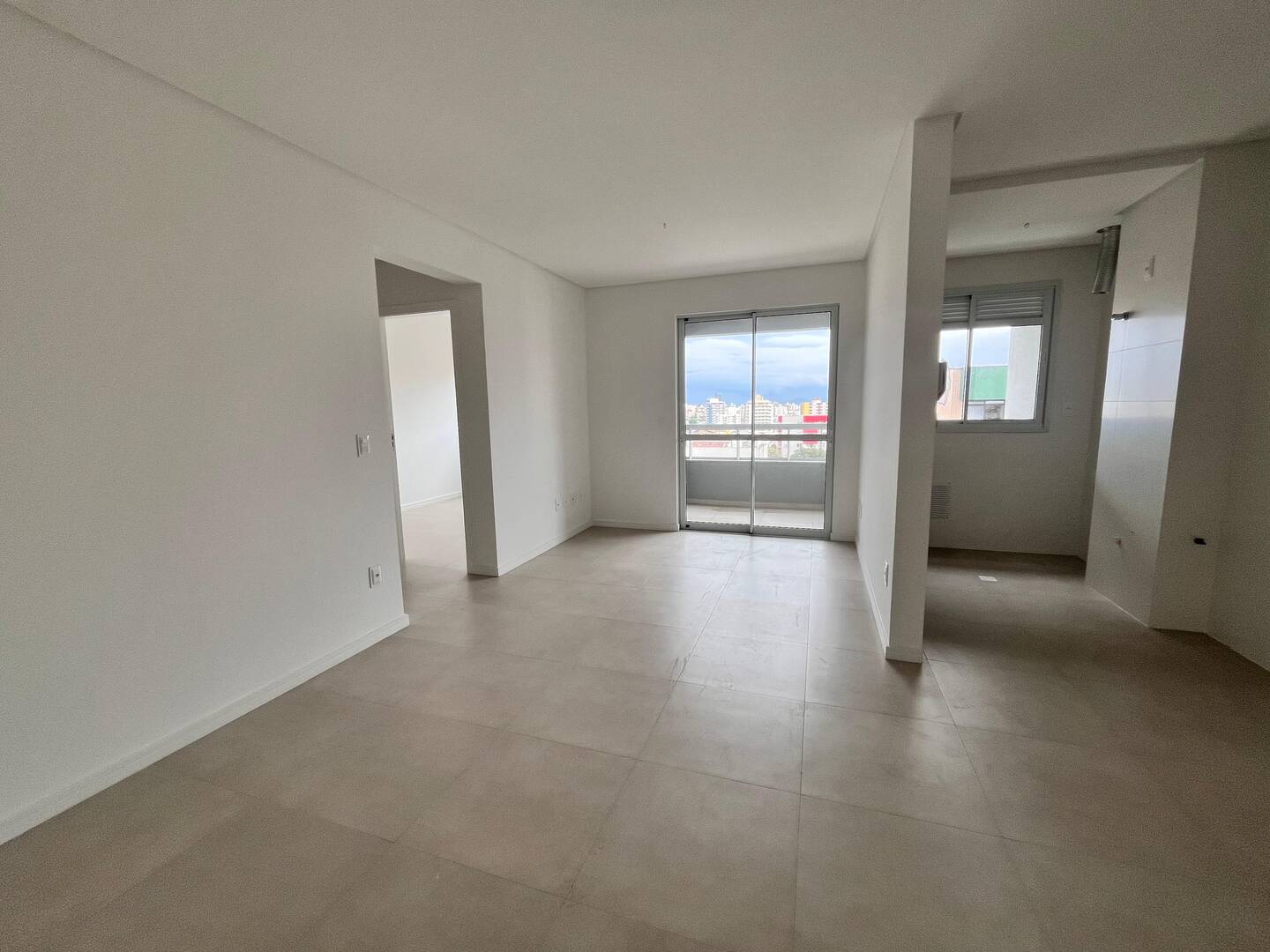 Apartamento à venda com 2 quartos, 71m² - Foto 3