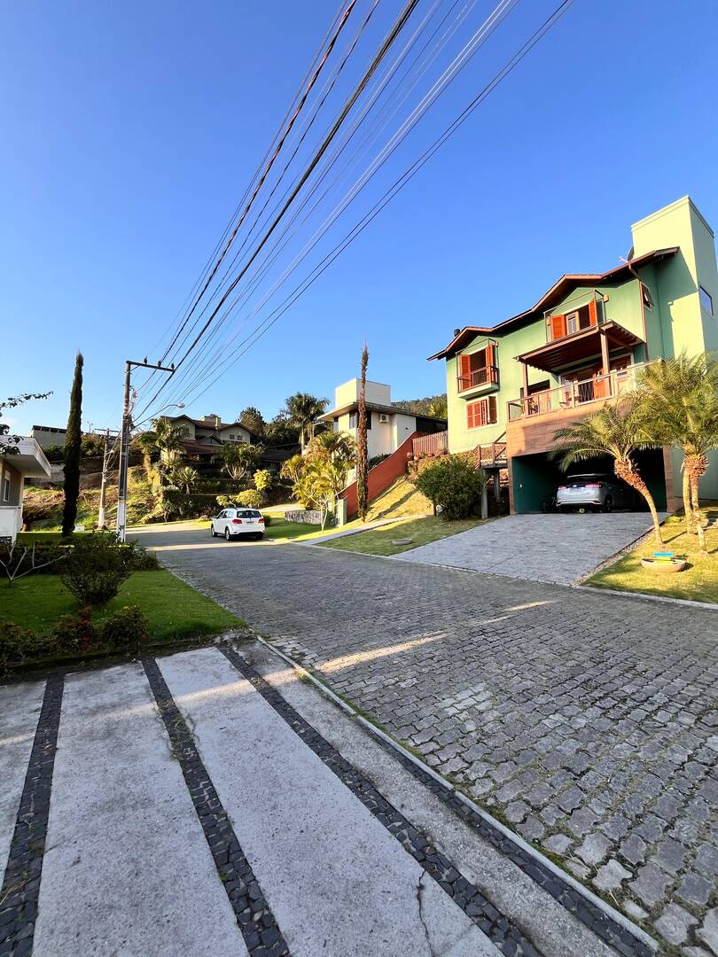 Casa à venda e aluguel com 4 quartos, 337m² - Foto 3