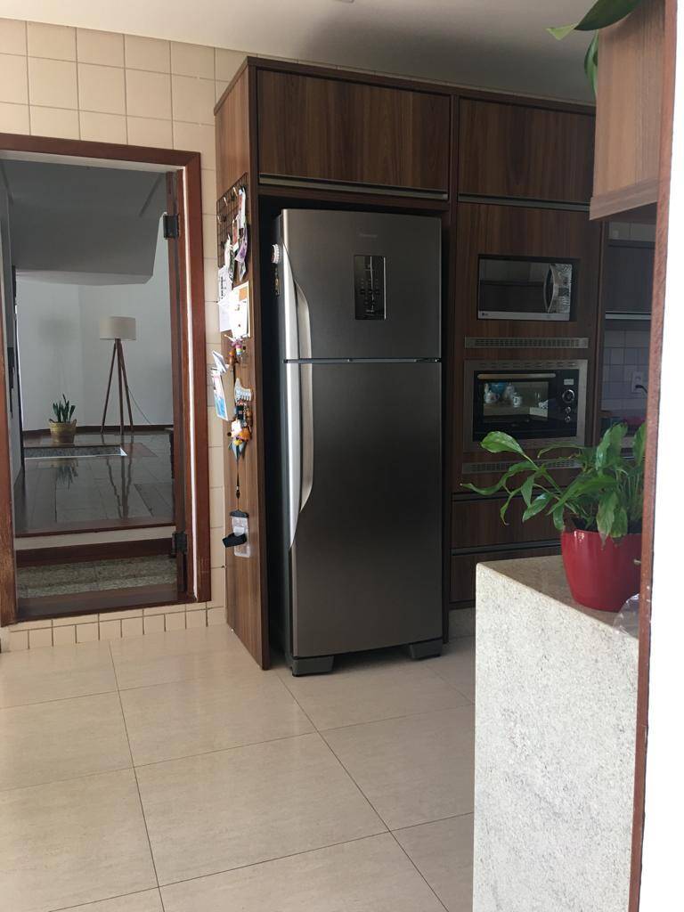 Casa à venda com 4 quartos, 245m² - Foto 14