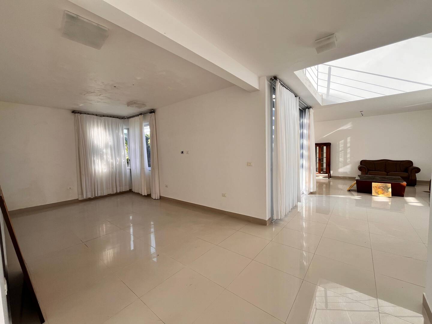 Casa à venda com 3 quartos, 220m² - Foto 8