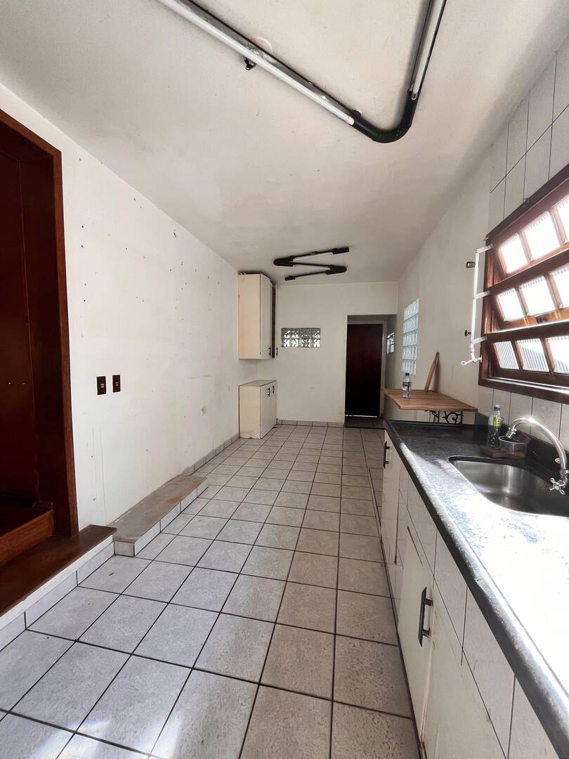 Casa à venda com 3 quartos, 127m² - Foto 11