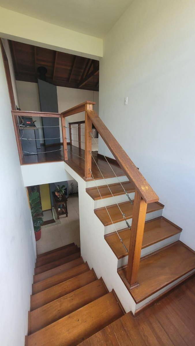 Casa à venda com 3 quartos, 220m² - Foto 11