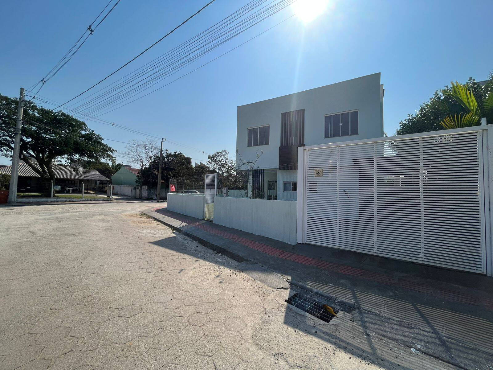 Casa à venda com 3 quartos, 120m² - Foto 1