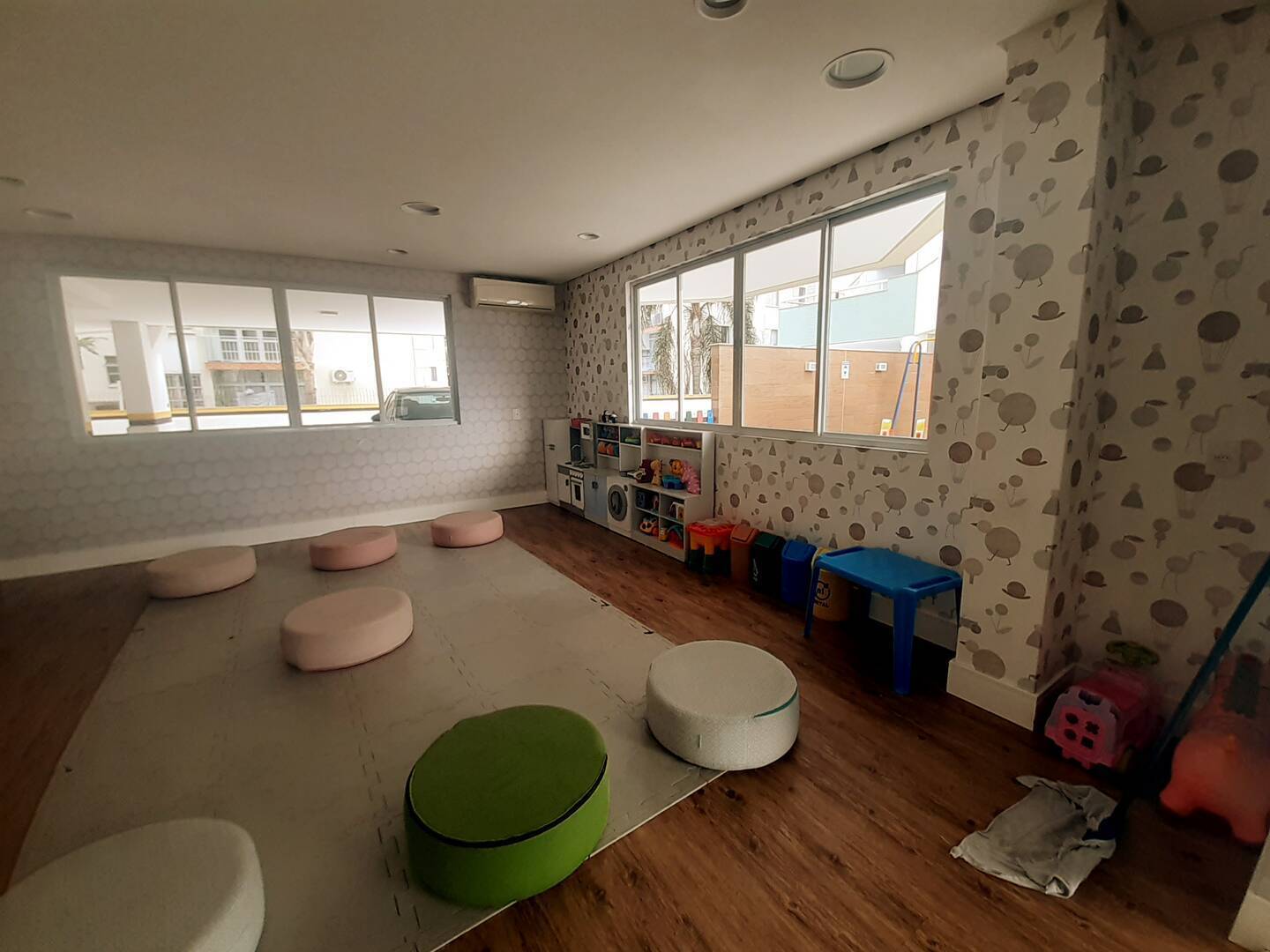 Apartamento à venda com 2 quartos, 67m² - Foto 28